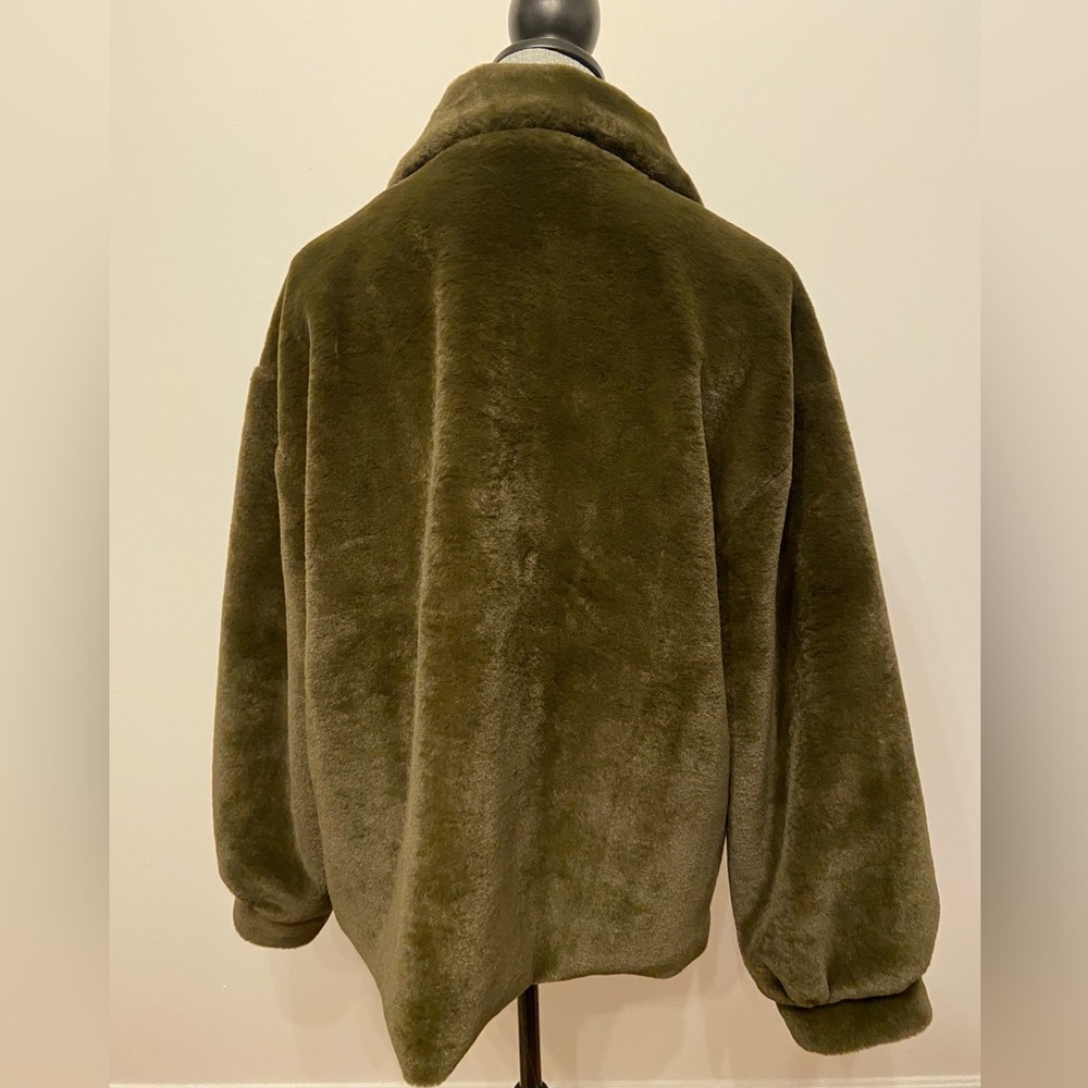 Saint Geraldine Oversized Faux Fur Coat - Picture 3 of 6